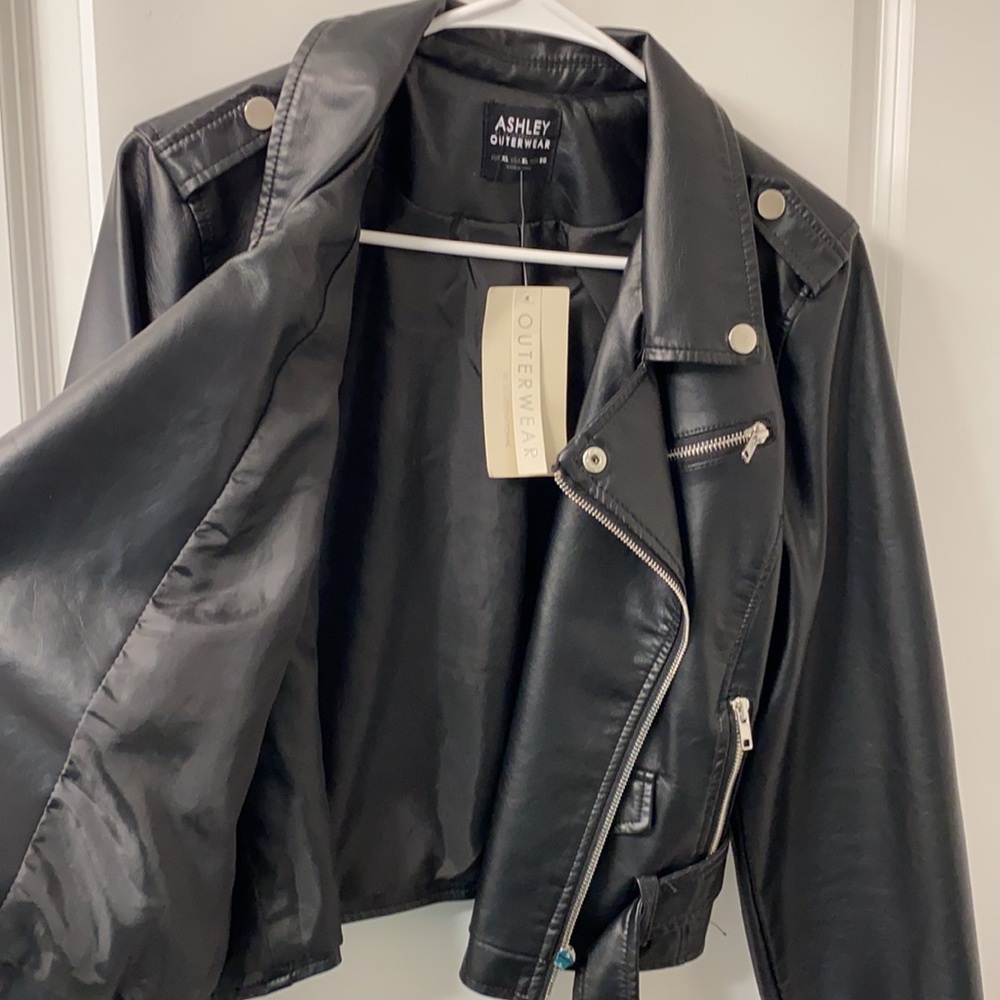 Leather jacket - Picture 4 of 6